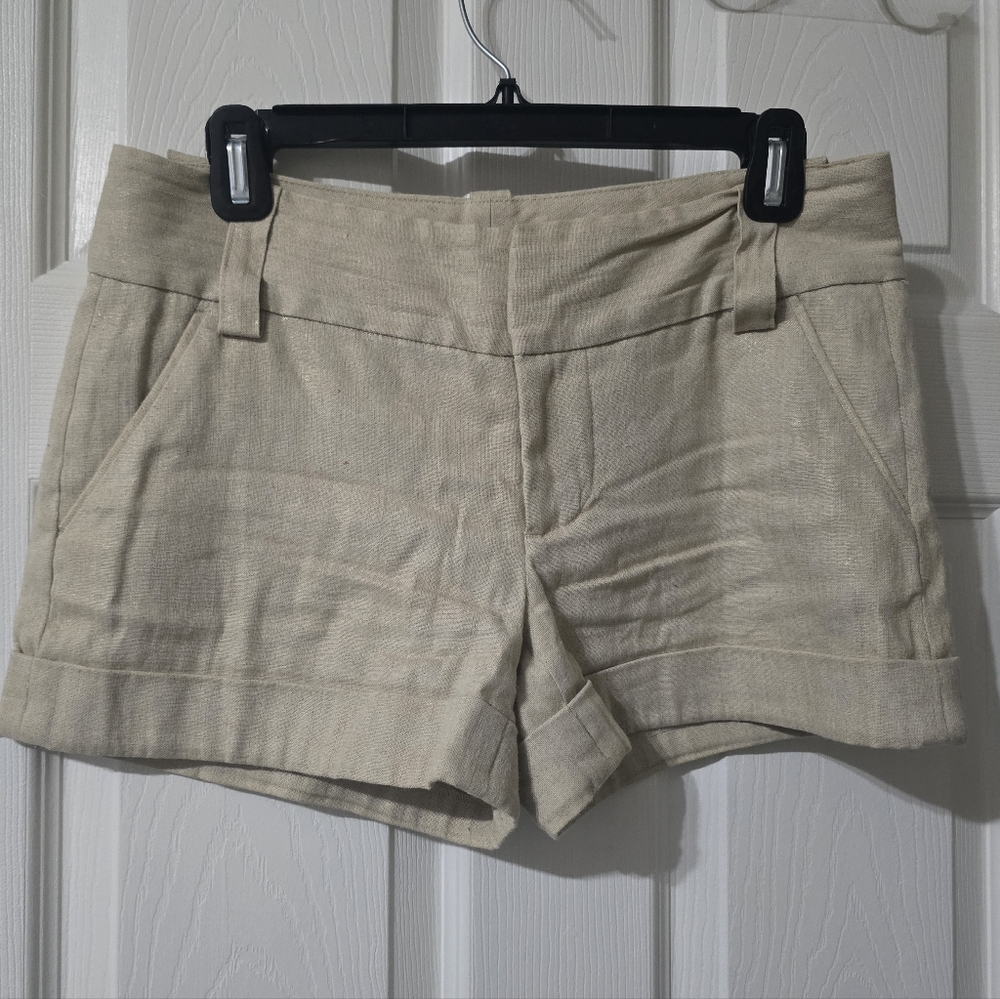 Alice + Olivia Linen Blend Low Rise Cuffed Chino Micro Shorts, Size 2, EUC! - Picture 2 of 13